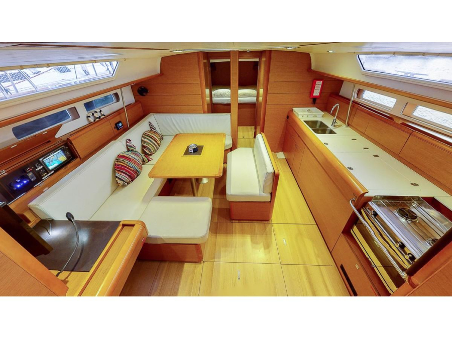 Interior image - 2