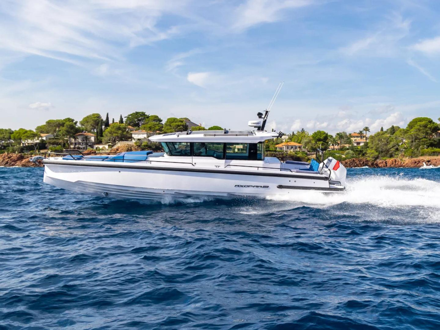 Photo #1 - Axopar 37 XC Cross Cabin (Axopar) en Alimos Marina - 22771