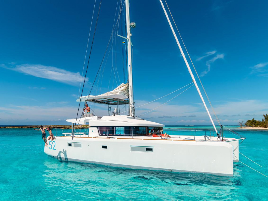 Photo #1 - Lagoon 52F (AKANA) in Port - 22797
