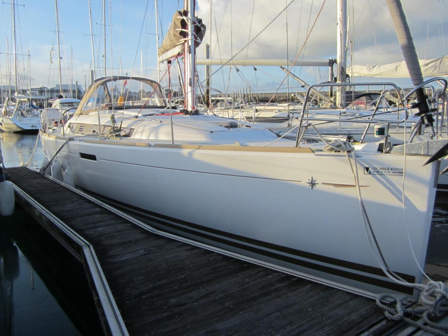 Photo #1 - Sun Odyssey 379 "Performance" (Grenat) en Port d'Armor - 22830