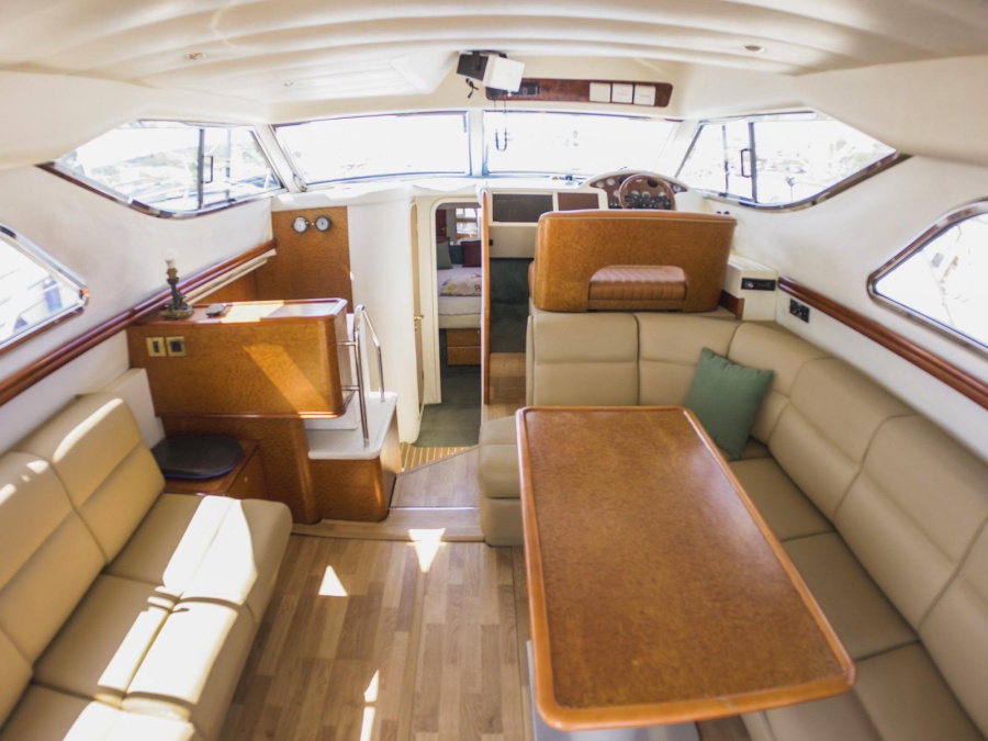 Interior image - 1