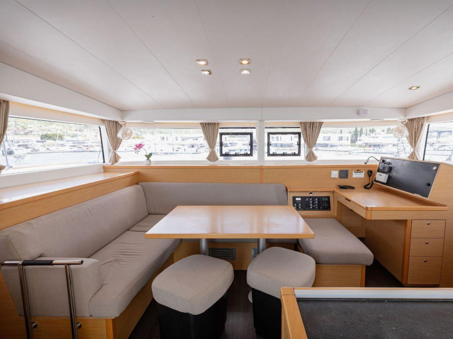 Interior image - 2