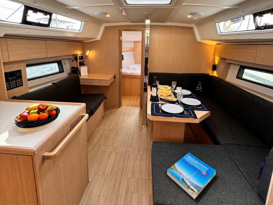 Interior image - 1