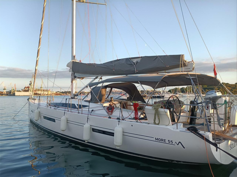 Photo #1 - More 55 (Solid White) in Marina Polesana - 23245