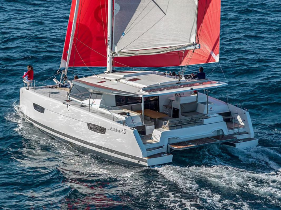 Photo #1 - Fountaine Pajot Astrea 42 (Deutz) in Marina d'Arechi - 23425