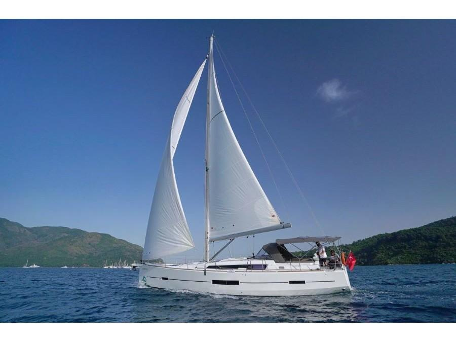 Photo #1 - Dufour 520 Grand Large (La Esperanza) en Yacht Marina - 13129