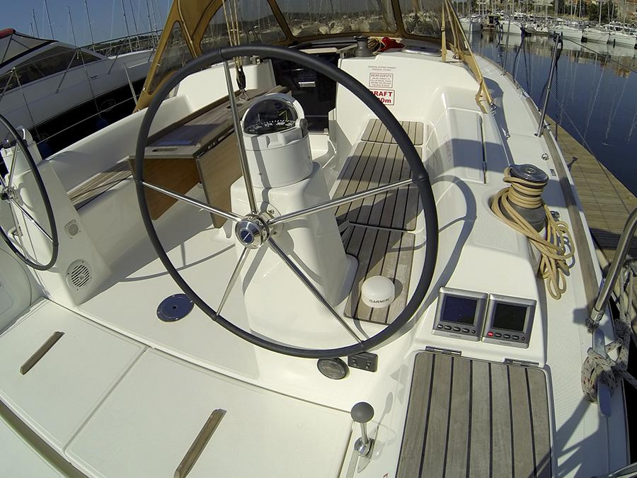 Dufour 335 GL helm - 2