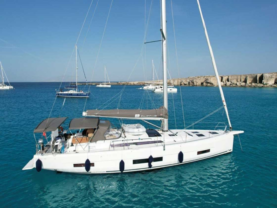 Photo #1 - Dufour 470 (Mirasole) en Marina Altamarea - 23411