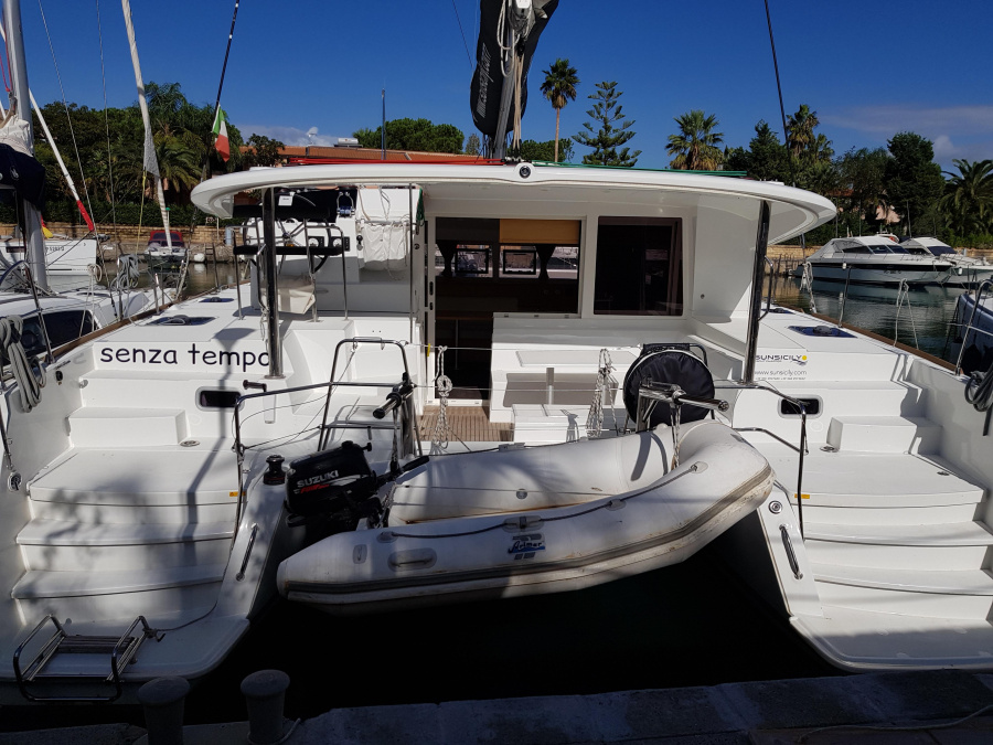 Photo #1 - Lagoon 400 S2 (Senza Tempo) en Marina - 6104