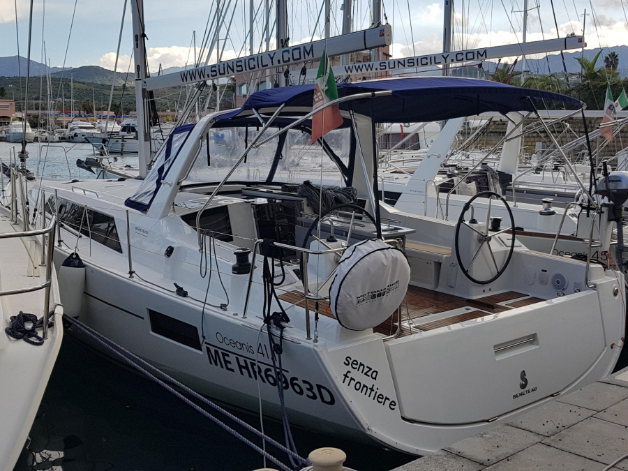 Photo #1 - Oceanis 41.1 (Senza Frontiere) in Marina - 17354