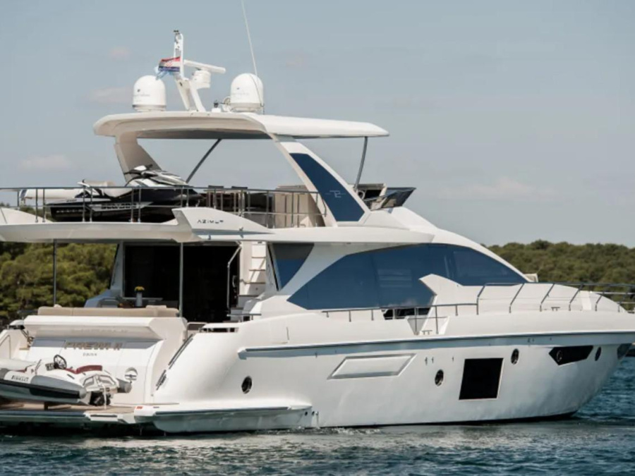 Photo #1 - Azimut 72 (Alyss) in Port of / East Harbour - 23509