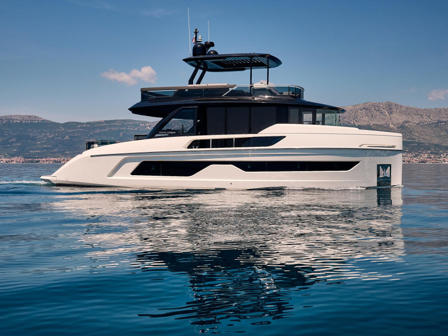 Photo #1 - Explorer 62 Fly (Blue Moon) in D-Marin Dalmacija Marina - 15047