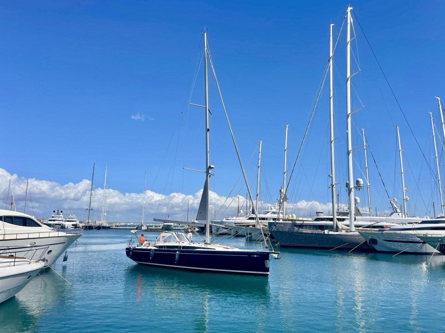 Photo #1 - Bavaria C46 (Infinity) en Club de Mar - 23637