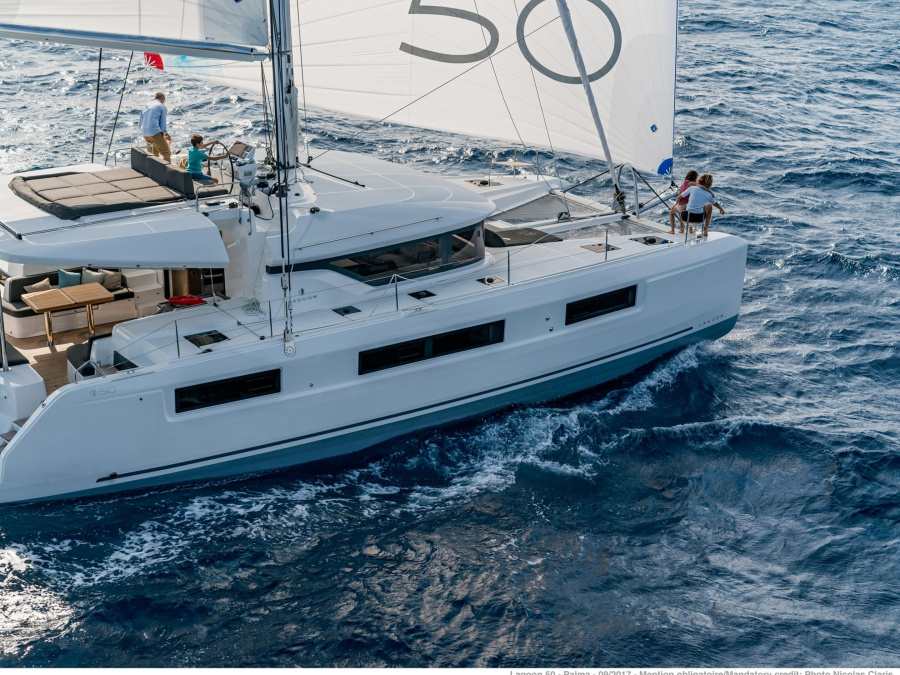 Photo #1 - Lagoon 50 (Ioli) en Alimos Marina - 21463