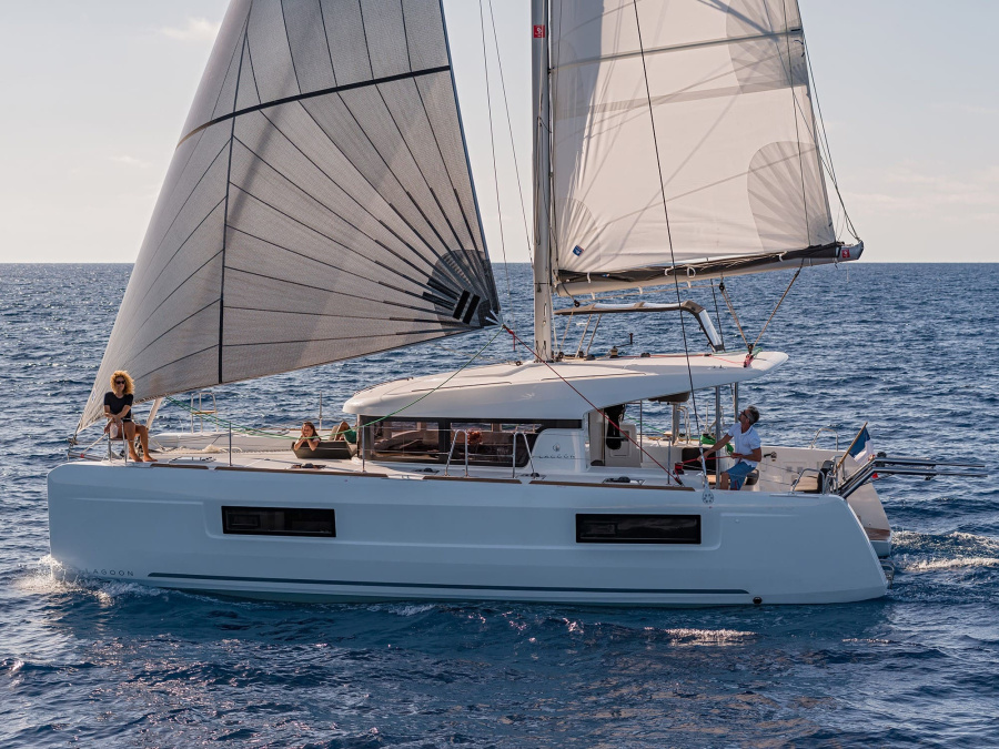 Photo #1 - Lagoon 40 (Ioli II) in Alimos Marina - 21465