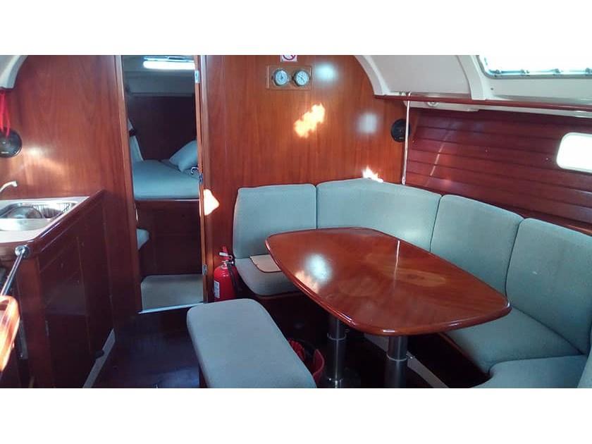 Interior image - 2