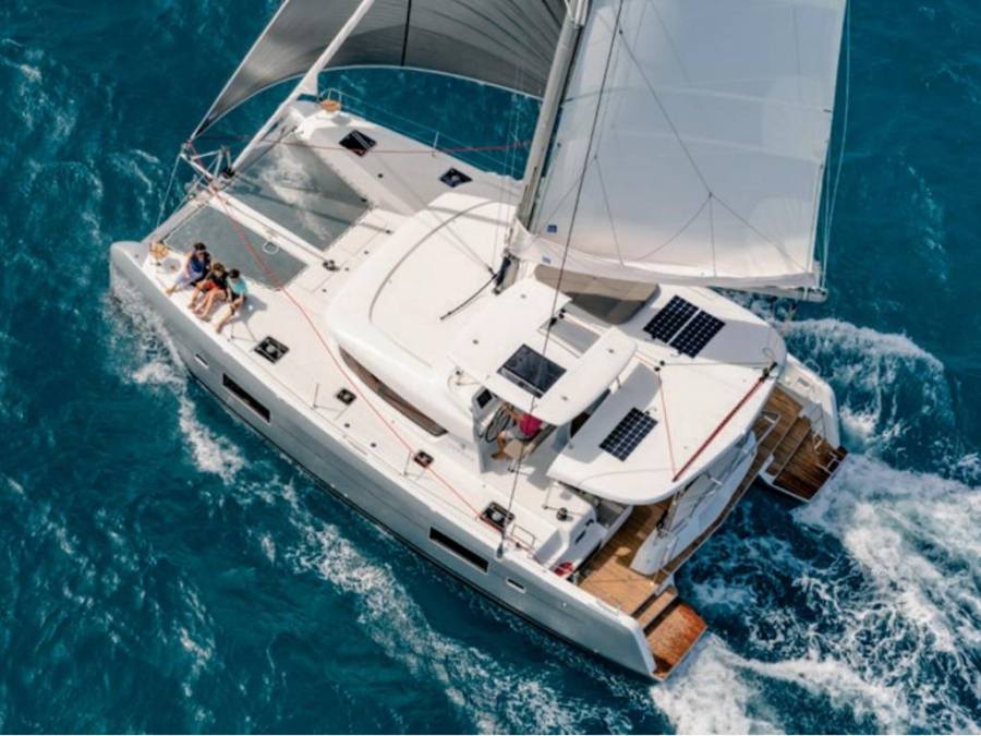 Photo #1 - Lagoon 42 (MarLe) en Vlichada port - 23677