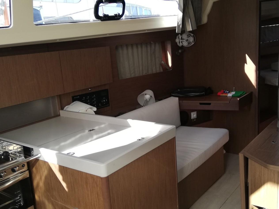 Interior image - 2