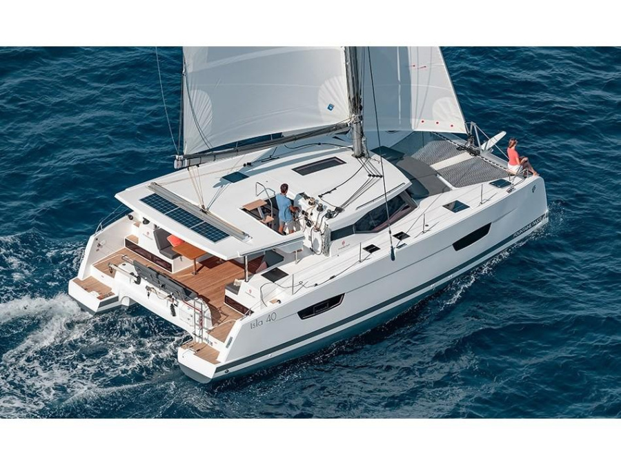 Photo #1 - Isla 40 (La Dolce Vita) in Yacht Marina - 23790
