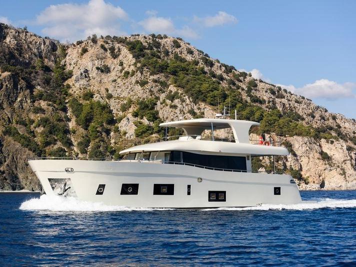 Photo #1 - Motoryacht TanWay (TanWay) in Yacht Marina - 61330