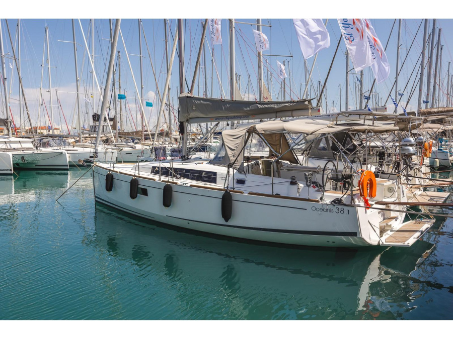 Photo #1 - Oceanis 38.1 (Elisa) en D-Marin Marina Lefkas - 9749