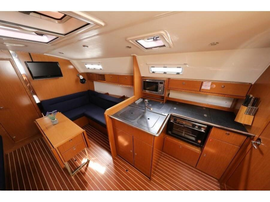 Interior image - 2