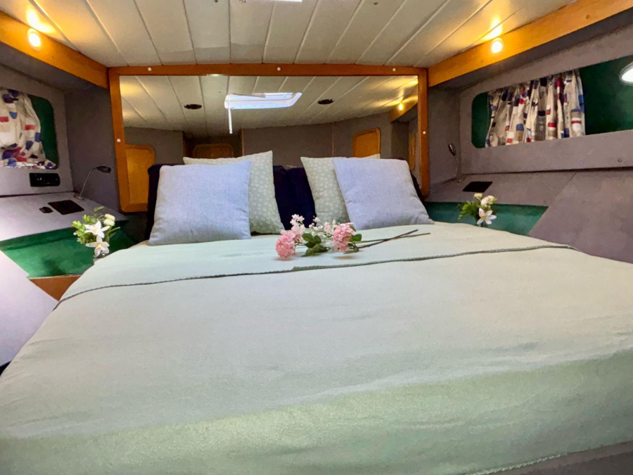 Interior image - 2