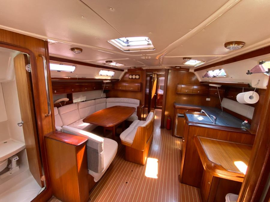 Interior image - 2