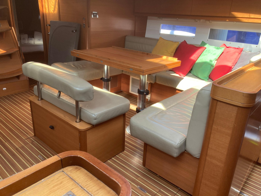 Interior image - 1