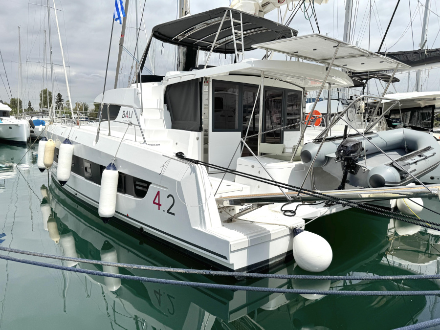 Photo #1 - Bali 4.2 (Infinity) in Alimos Marina - 21176