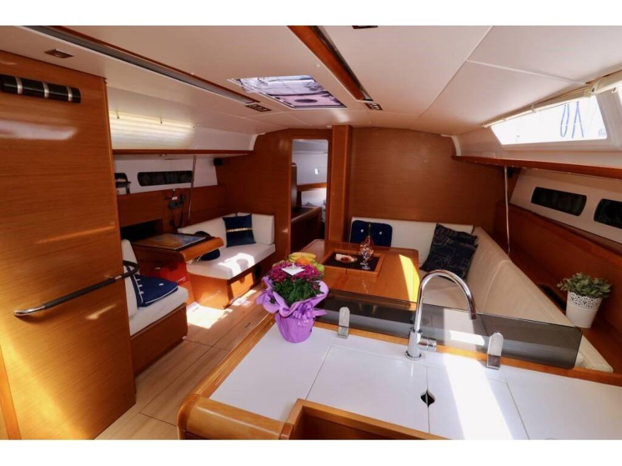 Interior image - 1