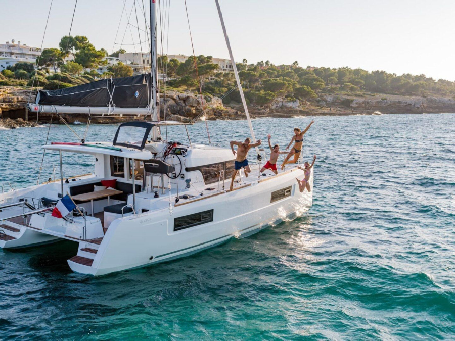 Photo #1 - Lagoon 40 (Keep Sailin VI) in Port - 63231