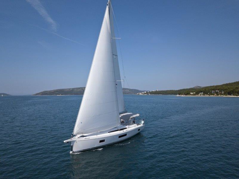 Photo #1 - Oceanis 51.1 (Miss Alice) en Mytikas Port - 62206