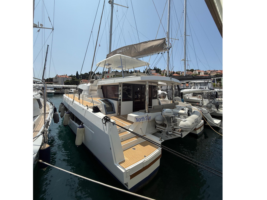 Photo #1 - Bali 5.4 (North Star) en Marina Frapa - 61351