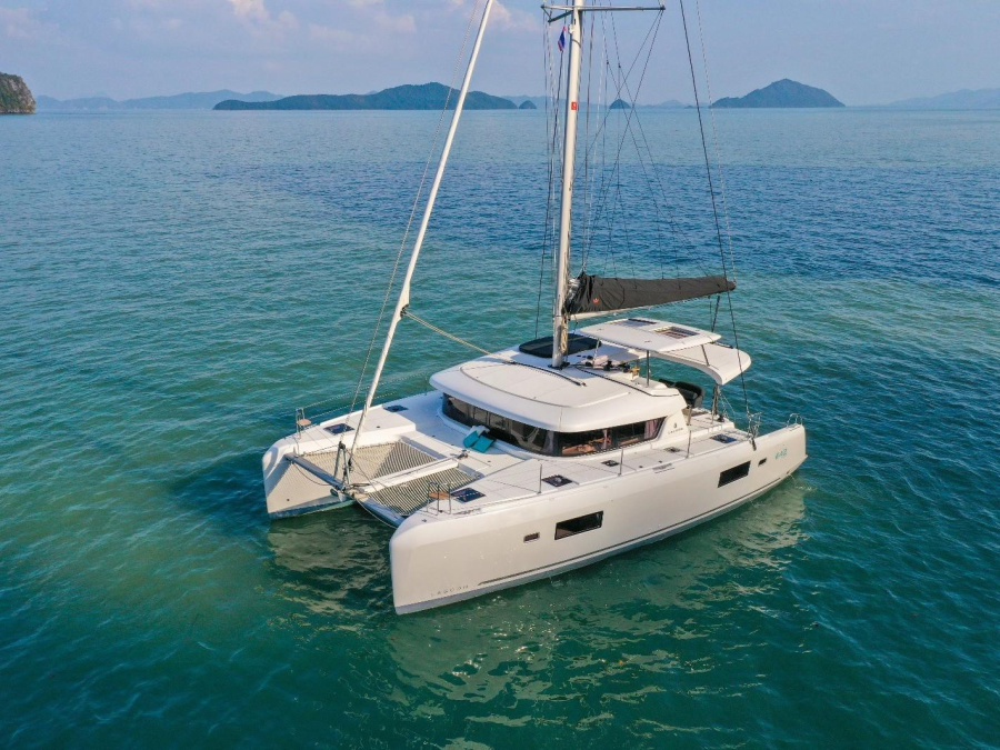 Photo #1 - Lagoon 42 (Pronto Angel) in port - 62060