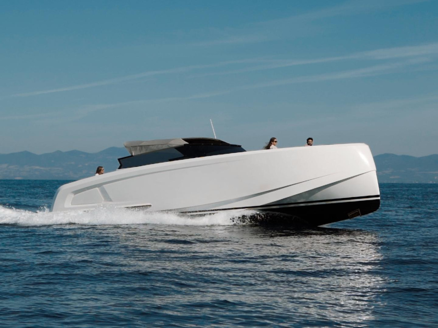 Photo #1 - Vanquish 43 (Placebo) in Marina Benitses - 62051