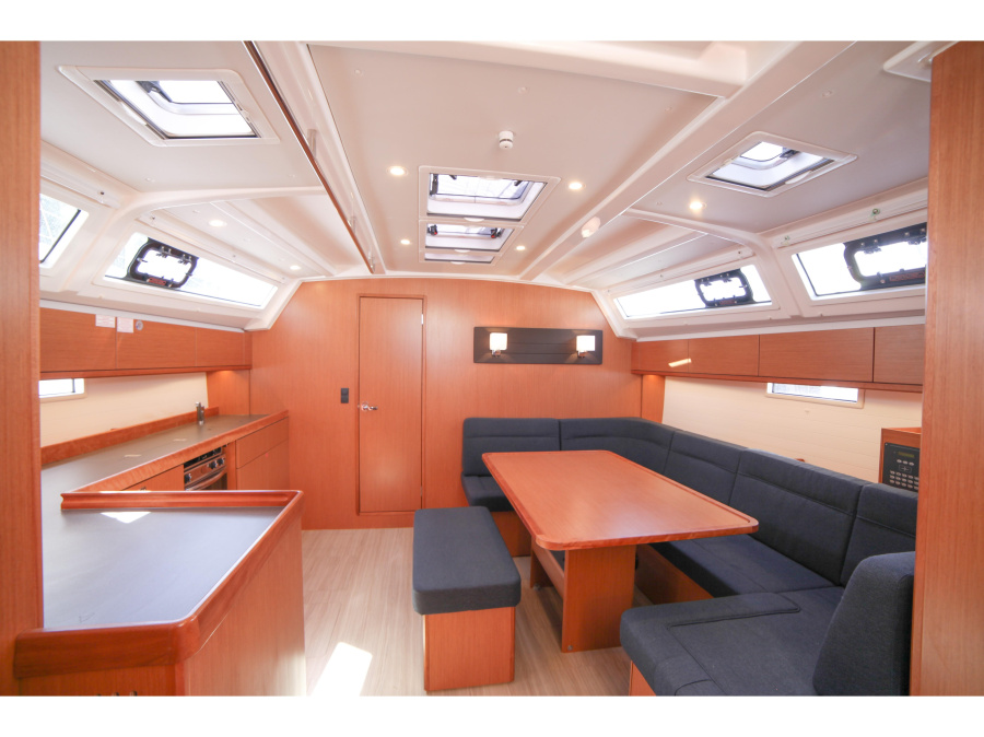 Interior image - 1