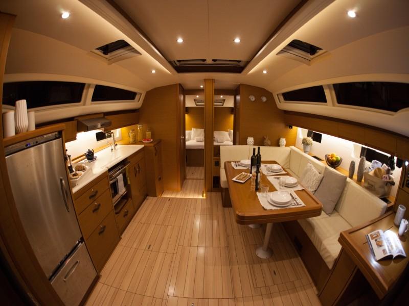 Interior image - 2