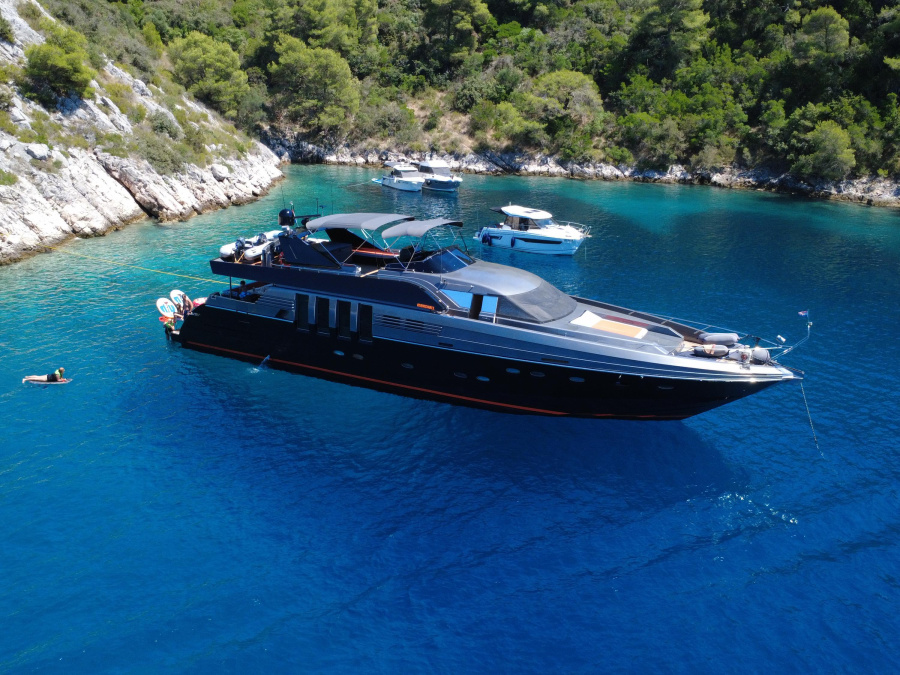 Photo #1 - Posillipo Technema 82 (Marshall) in Port of / East Harbour - 23216
