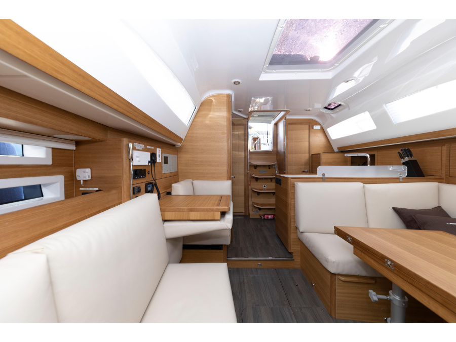 Interior image - 2
