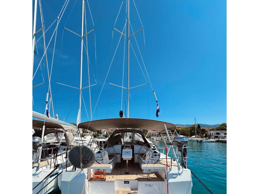 Photo #1 - Bavaria C38 (Popaj) en Marina Novi - 23943