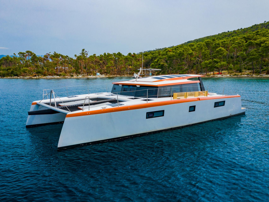 Photo #1 - Luna 47 Power (Orange) en MCI Marine Club International - 15870