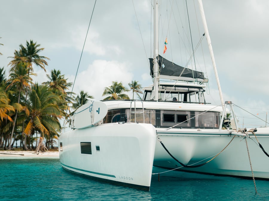 Photo #1 - Lagoon 42 - Owner Version (Spisea) in  - 63667
