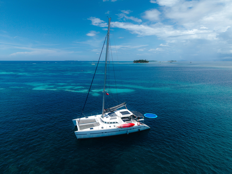 Photo #1 - Lagoon Switch 570 (Charcot) in  - 63673