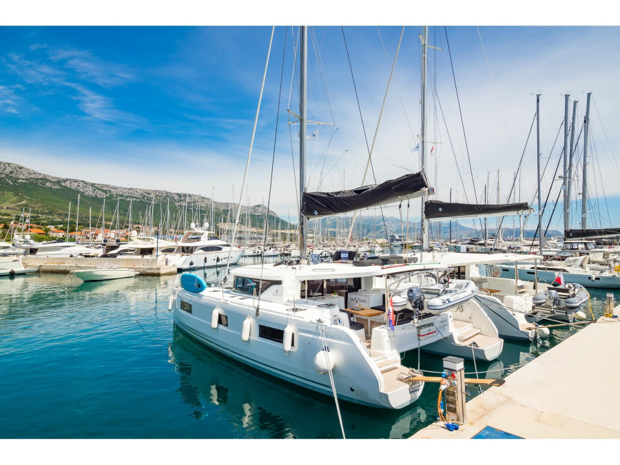 Photo #1 - Lagoon 46 (MADAME EL GRANDE (WITH AC & GENERATOR)) in Marina Kaštela - 16613