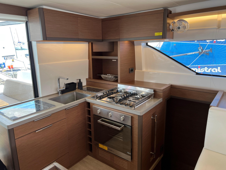 Interior image - 2