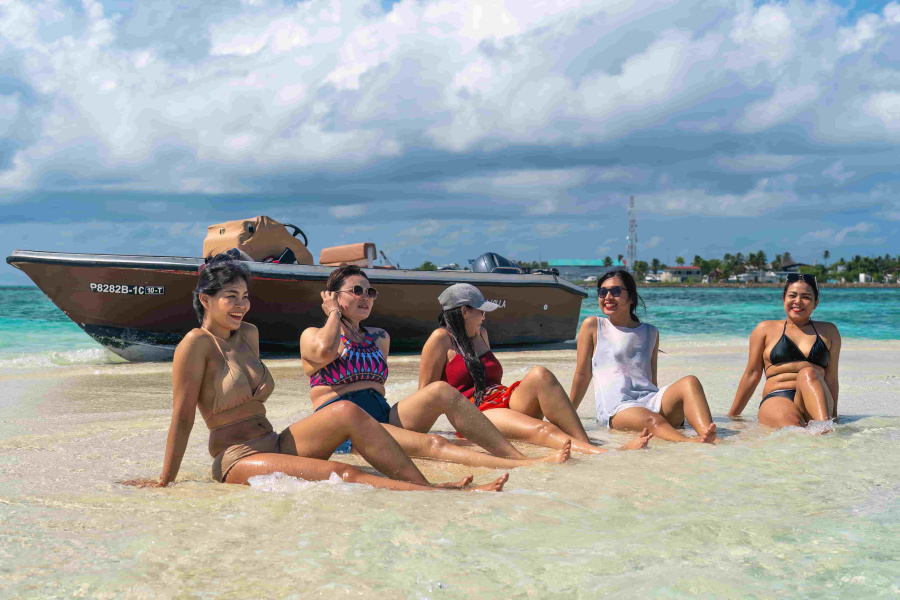 Photo #1 - Custom build motoryacht (Atoll Villa) in Malé - 22866