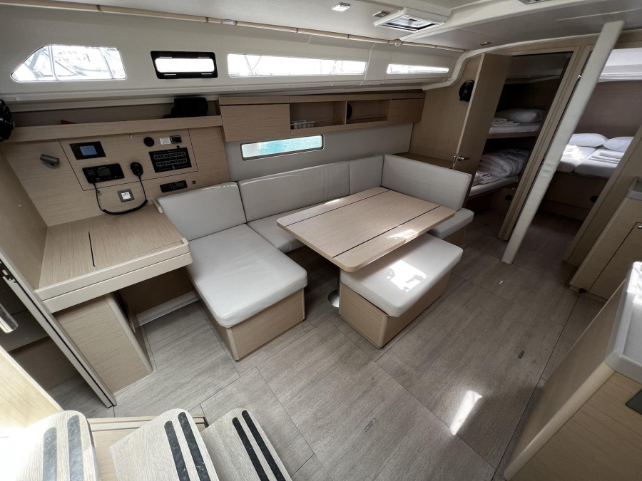 Interior image - 1