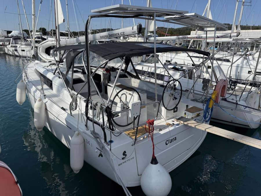 Photo #1 - Oceanis 34.1 (Clara) in D-Marin Dalmacija Marina - 19635