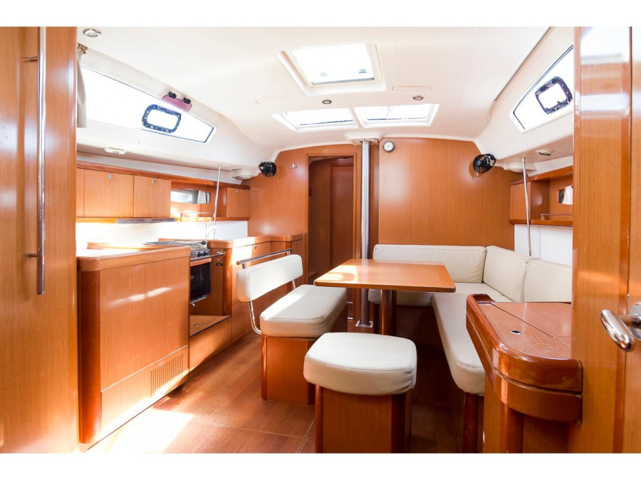 Interior image - 1